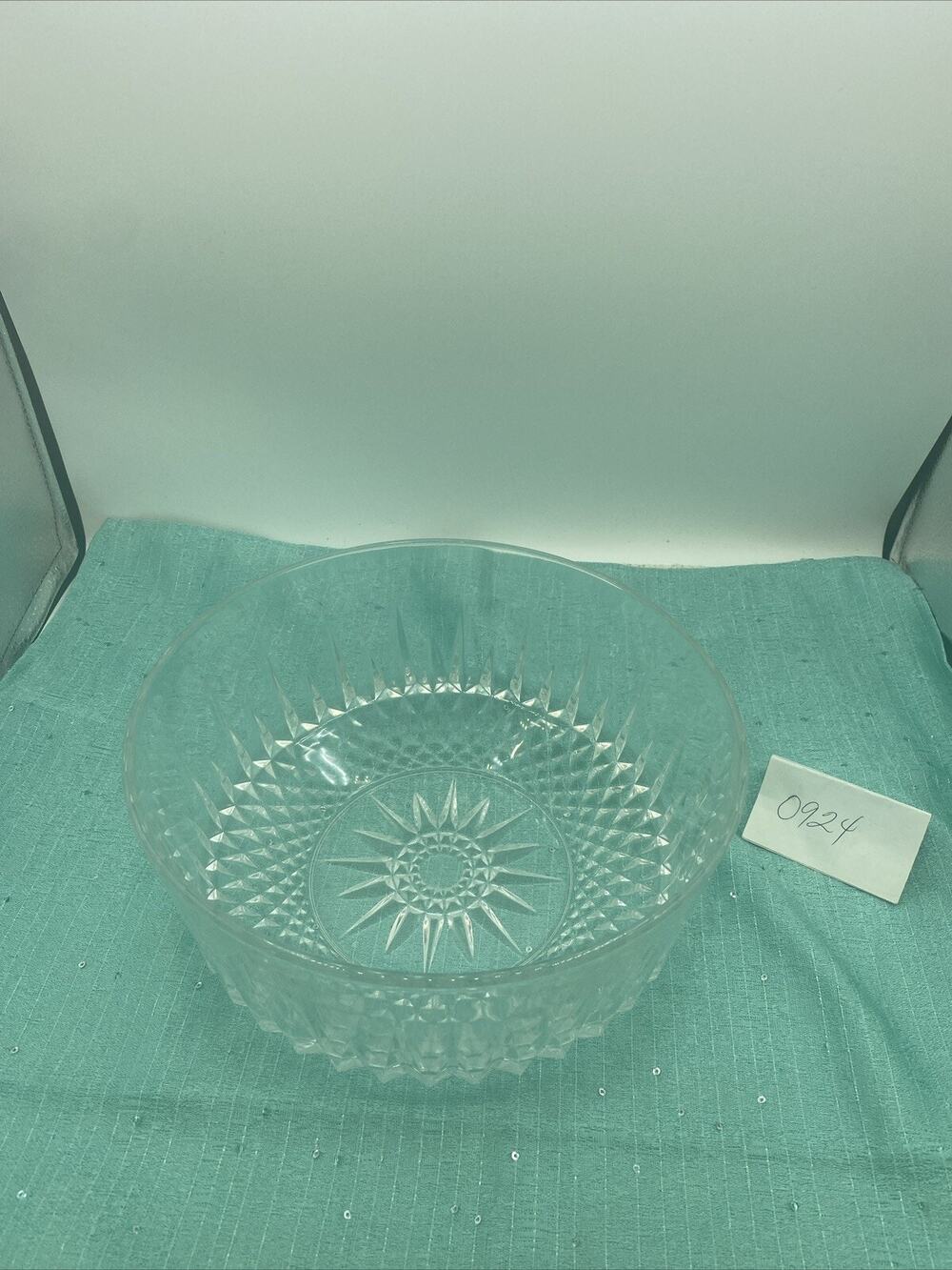 Vintage Large Arcoroc Decorative Glass Bowl. 1960’s. Made in France Beautiful